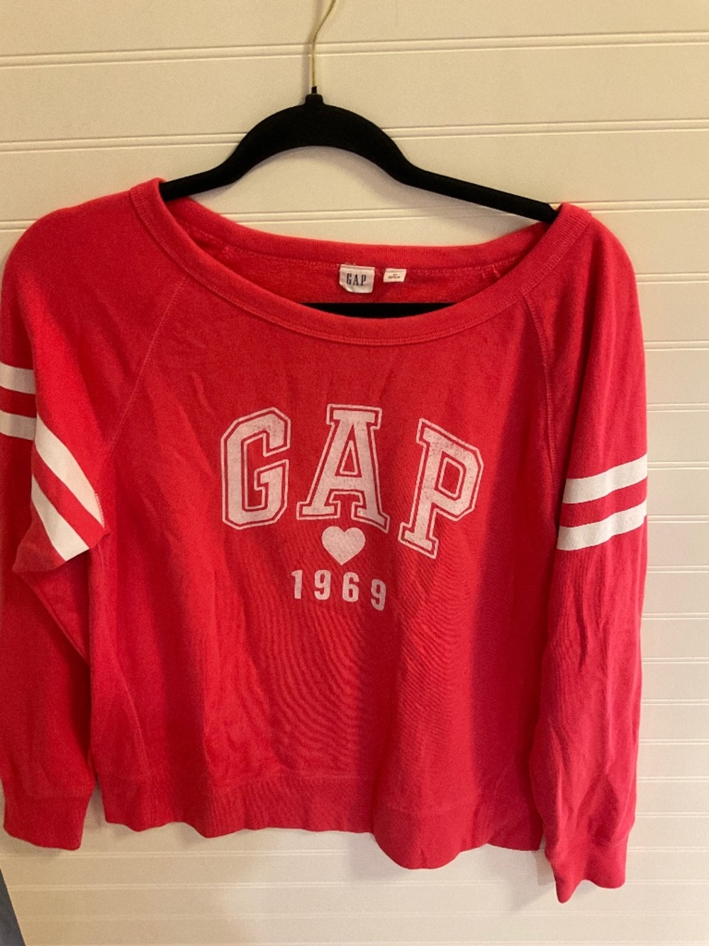 GAP 1969 Varsity Logo Pink Coral Sweatshirt Striped Sleeves Size: M Pre Owned